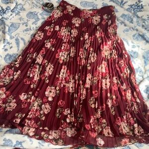 Burgundy floral pleated Garnet Hill skirt